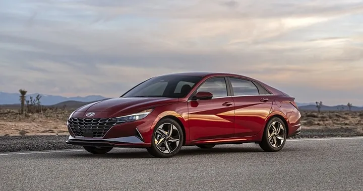 Hyundai Elantra: la nuova generazione è anche ibrida