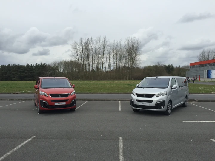 Citroen Jumpy e Peugeot Expert: arrivano le versioni cargo