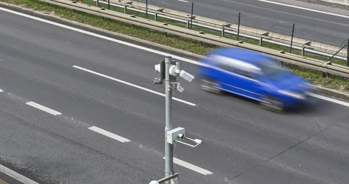 A tutta velocità sulla Statale, oltre i 200 km/h: l'autovelox non fa sconti