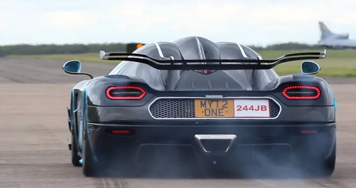 Koenigsegg One:1: con 386 km/h è record al Vmax200