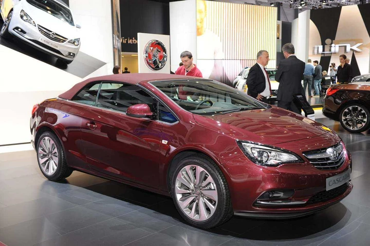 Stand Opel al Salone di Ginevra 2013