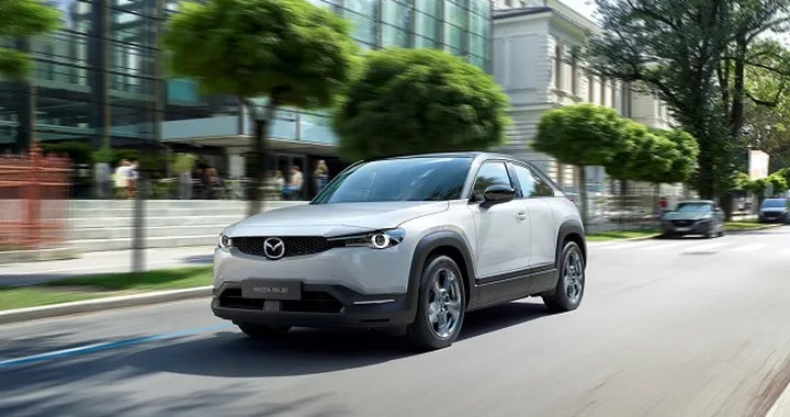 Mazda MX-30: via alla produzione del primo modello 100% elettrico