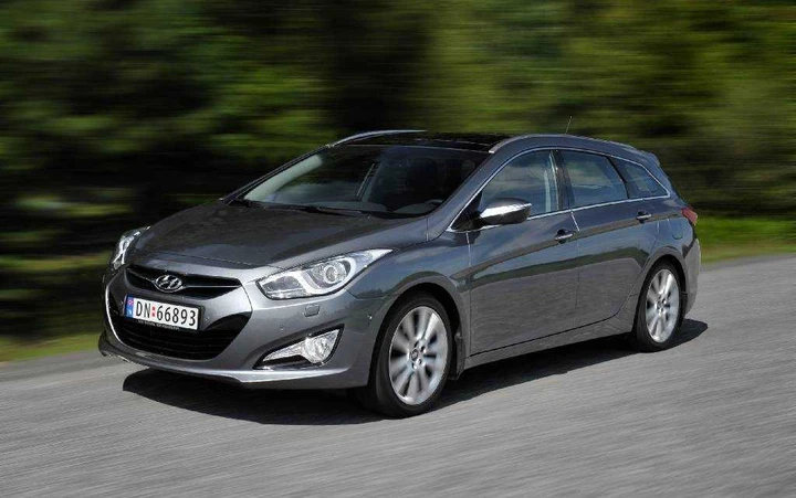 Hyundai i40: prezzi da 23.490 euro