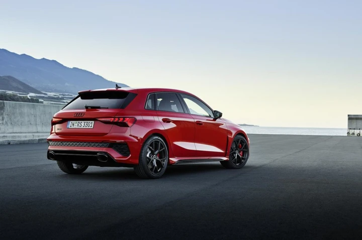 Audi RS3 berlina e Sportback 2022: immagini ufficiali