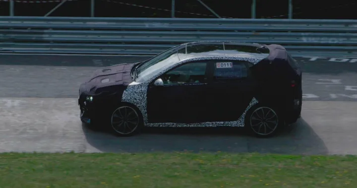 Hyundai i30 N: primi teaser al Nurburgring della nuova compatta sportiva