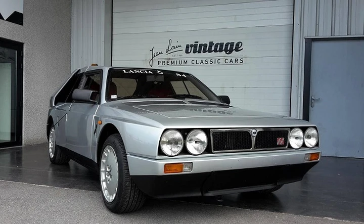 Lancia Delta S4: in vendita un esemplare stradale autografato da Miki Biasion