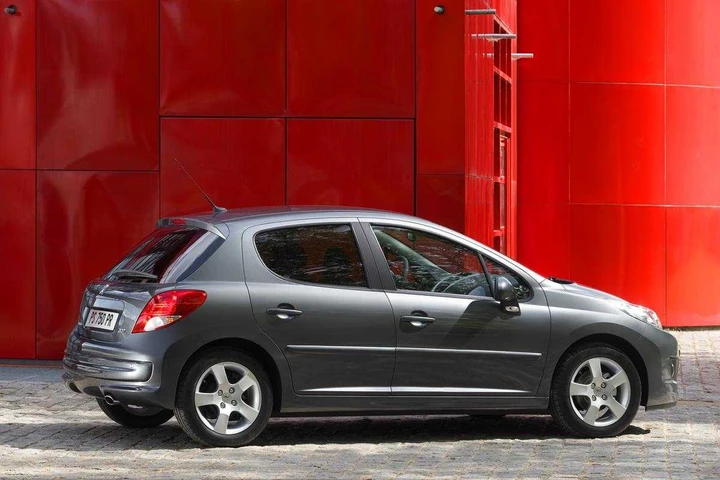 Nuova Peugeot 207