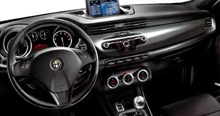 Alfa Romeo Giulietta: gli interni cm per cm