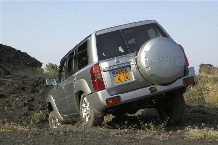 NISSAN Patrol II