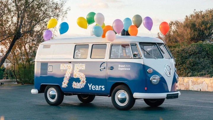 Dal T1 all’ID Buzz: l'epico viaggio di 75 anni del Volkswagen Bulli