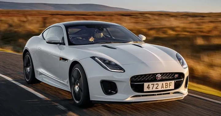 Jaguar F-Type Chequered Flag: celebra settant’anni di produzione sportiva