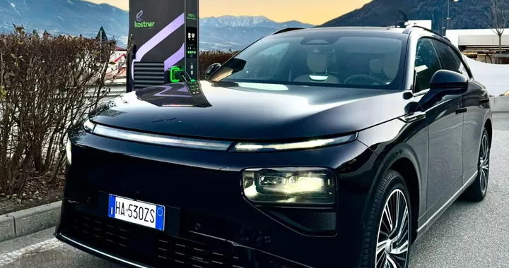 XPENG G9 MY26 da record: 100 km in 3 minuti di ricarica