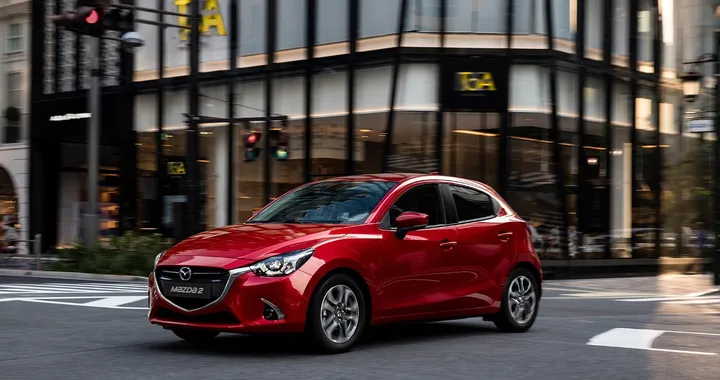 Mazda2: la piccola da città moderna, accattivante e con tecnologia da vera ammiraglia