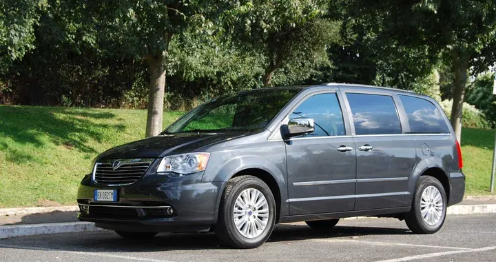 Lancia Voyager 2.8 Turbodiesel: la prova su strada