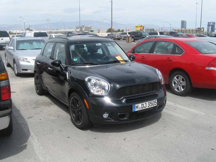 La Mini Countryman scambiata a Las Vegas per autobomba