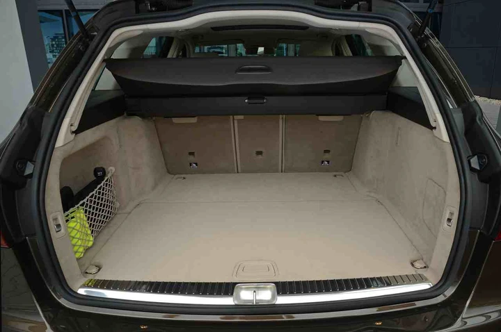 Nuova Mercedes Classe C Station Wagon 2014,  immagini ufficiali inedite