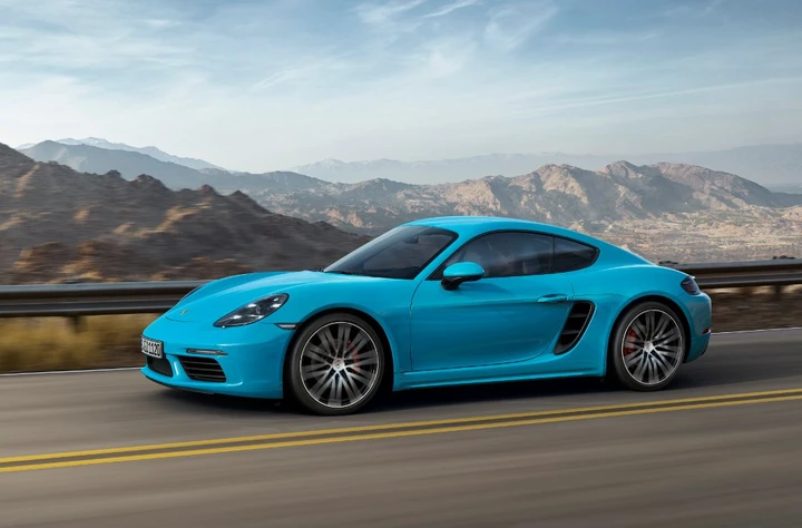 Nuova Porsche 718 Cayman: pronta al debutto
