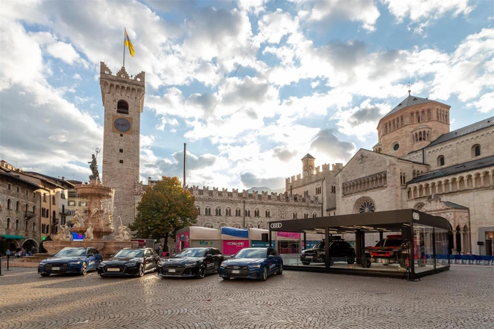 Audi Q8 e-tron edition Dakar: innovazione e sportività al Festival dello Sport di Trento