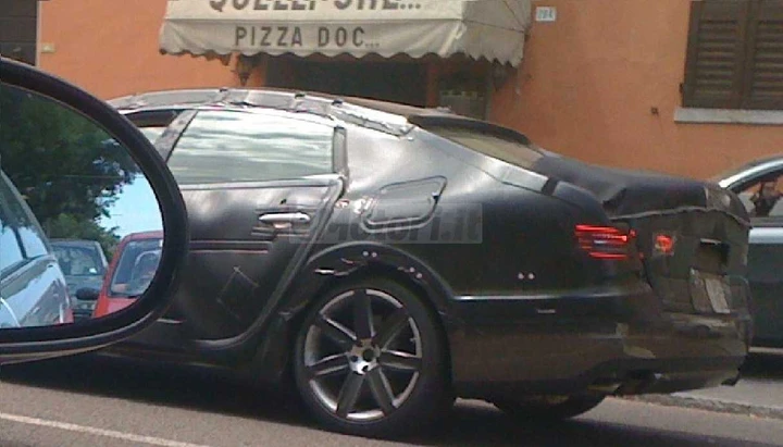 Maserati baby Quattroporte: le foto spia
