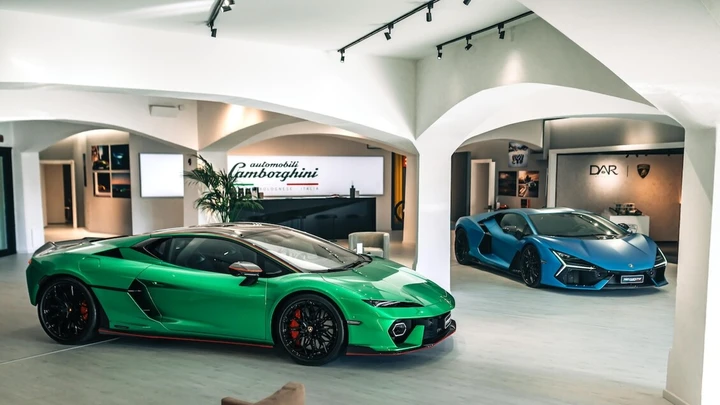 Porto Cervo, il battito del Toro: Lamborghini Lounge accende la Costa Smeralda