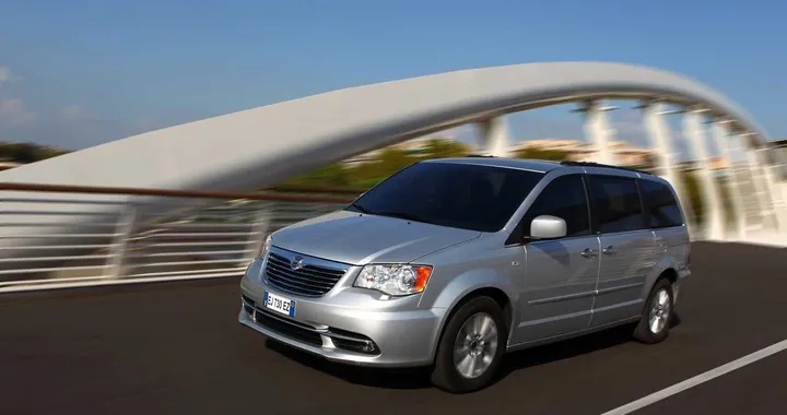 Lancia Voyager