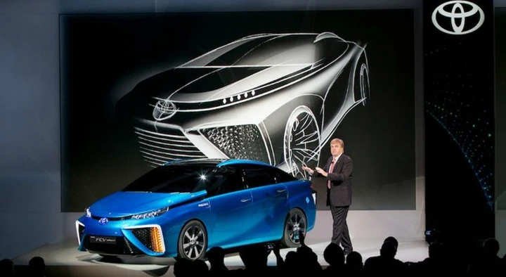Toyota FCV a idrogeno: sul mercato nel 2015