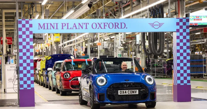 MINI Cabrio, riparte la produzione nello stabilimento di Oxford