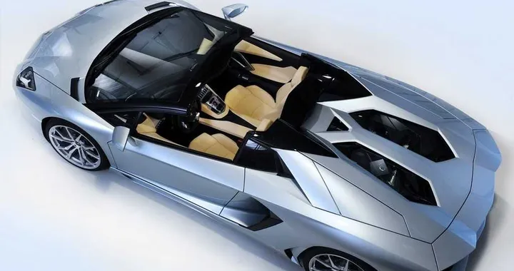 Lamborghini Aventador Roadster: le foto ufficiali