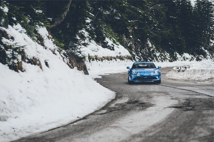 Alpine A110 2017: immagini ufficiali