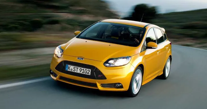 Ford Focus ST 250 CV: prezzo da 30.500 euro