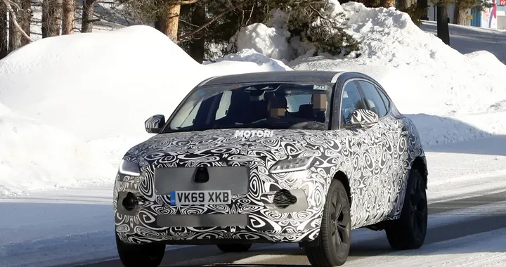 Jaguar E-Pace Restyling 2021, spiata durante i test su strada