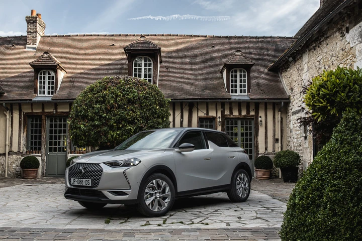 DS 3 Crossback E-Tense: debutta il B-SUV elettrico