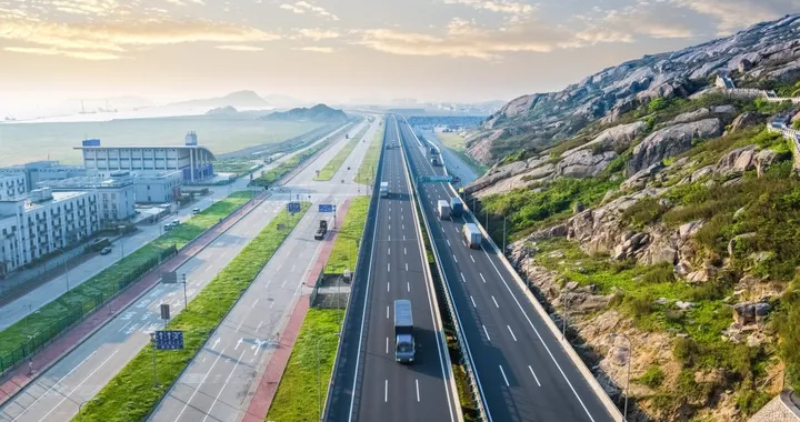 Guida troppo lenta in autostrada, automobilista sanzionato