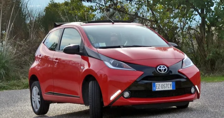Toyota Aygo X-Wave: la prova su strada