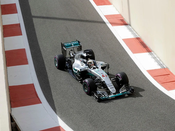 F.1 GP di Abu Dhabi, QUALIFICHE: Lewis accelera, Nico lo marca