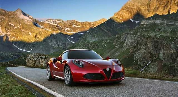 Alfa Romeo 4C: è l’auto più bella dell’anno 2013