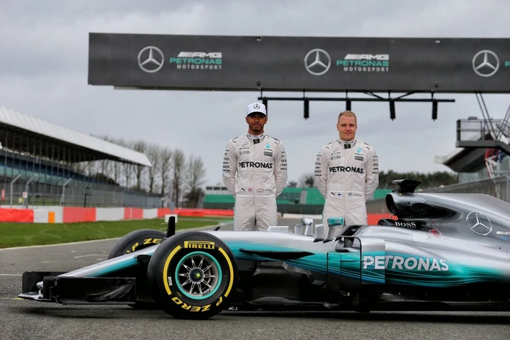 Mercedes svela  la nuova monoposto W08 Hybrid