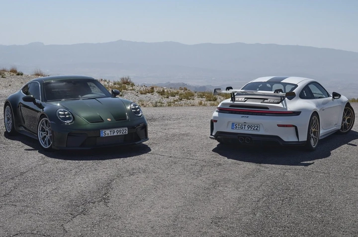 Porsche 911 GT3 (992.2): prestazioni estreme e raffinatezza per il 25° anniversario