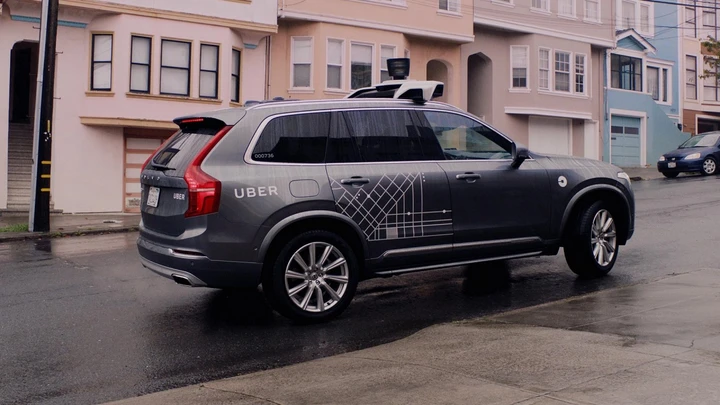 Guida autonoma: Uber abbandona i progetti self driving?