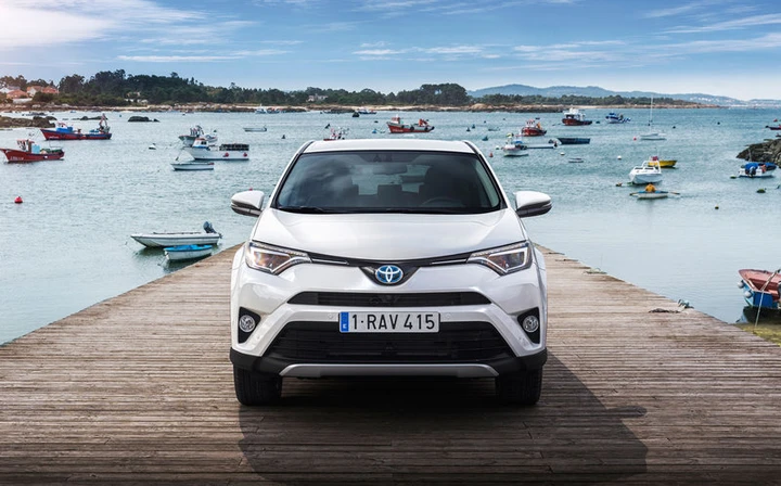 Toyota: RAV4 Hybrid 2016: prezzi da 28.900 euro