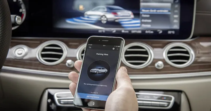 Mercedes: con C.A.S.E. l’auto è sempre più connessa