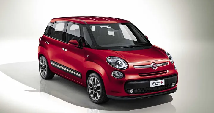 Fiat 500L: prime foto ufficiali