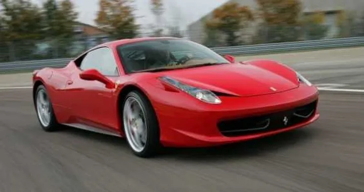 Altro che rapimento! Gira in Ferrari a 14 anni