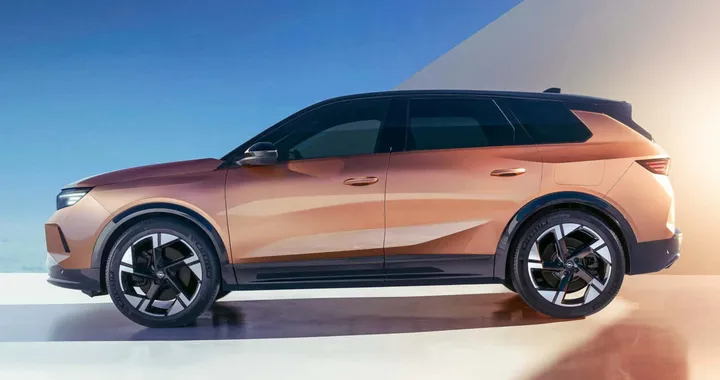 Nuova Opel Grandland Electric: 700 km di autonomia