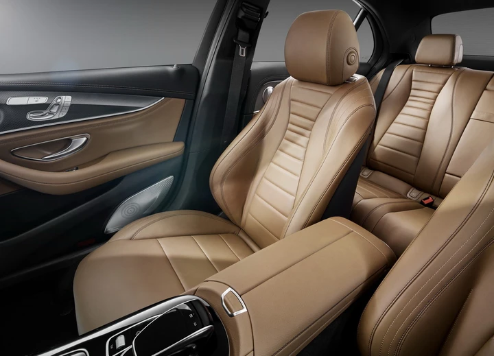 Nuova Mercedes Classe E: le immagini degli interni