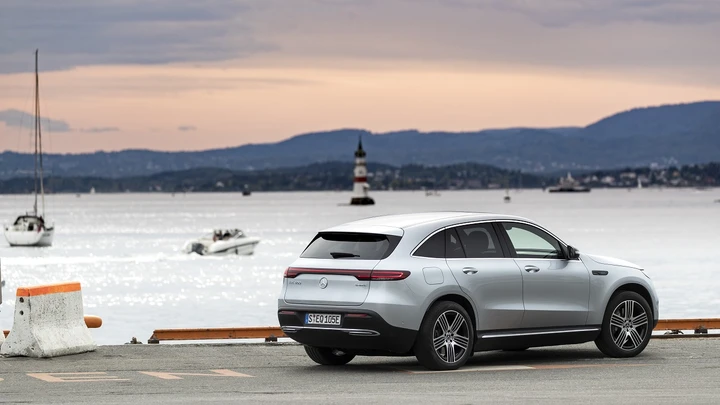Mercedes-Benz EQC, la prova su strada del SUV elettrico