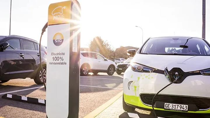Arriva la tassa sulle auto elettriche, ecco le due opzioni sul tavolo