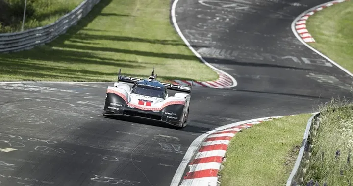 Porsche 919 Hybrid Evo: storico record al Nurburgring