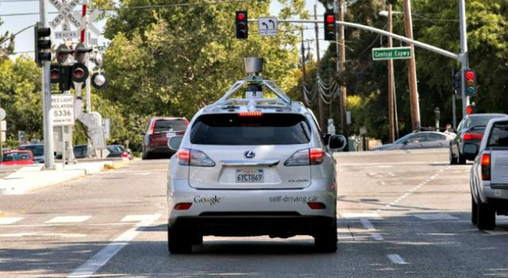 Google: la guida autonoma messa in difficoltà da un ciclista