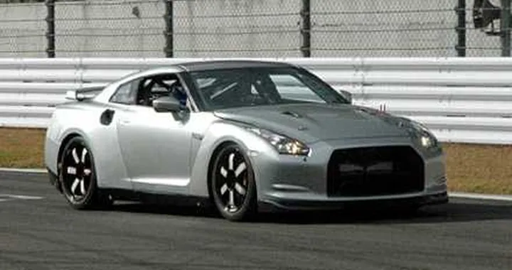 La Nissan GT-R entra nel Guinness dei primati